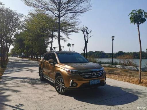 外观帅、空间实用，百公里油耗6.7L，传祺GS4四年用车分享