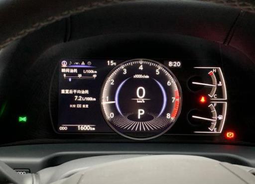 小伙喜提新款雷克萨斯ES，分享开了1800多公里的使用感受