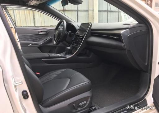 喜提丰田亚洲龙，车主说很像雷克萨斯，可网友们却说大嘴太丑