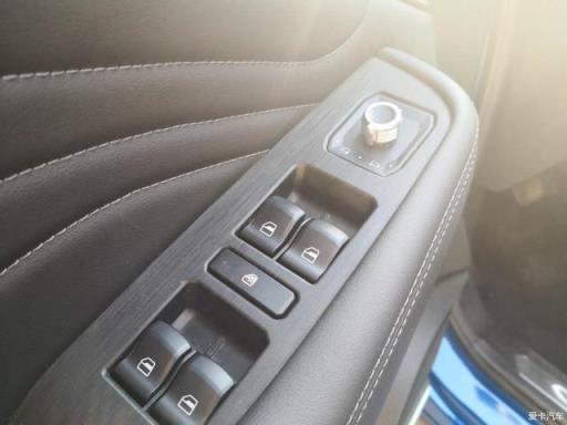 看过领界和CS75 PLUS都不满意，最终提了这台车，外观帅动力强