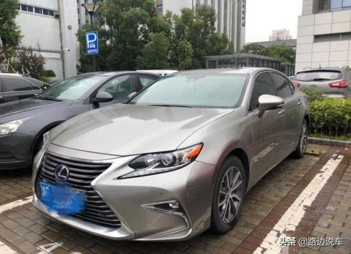 放弃宝马5系和奔驰E级，30岁小伙子的ES300h提车作业，真香