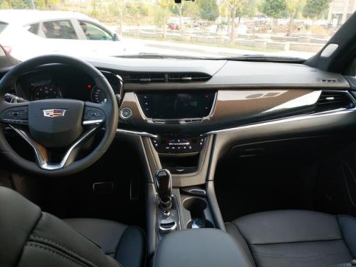 三排六座 五米SUV 2.0T发动机+9AT变速箱