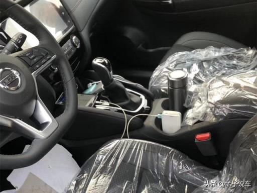 日产逍客提车作业，车主：裸车15万，2.0L油耗很满意