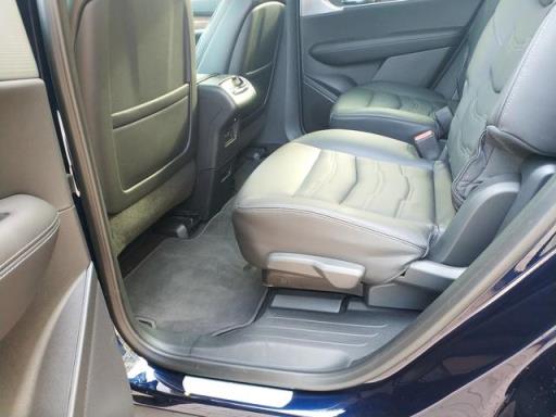 三排六座 五米SUV 2.0T发动机+9AT变速箱