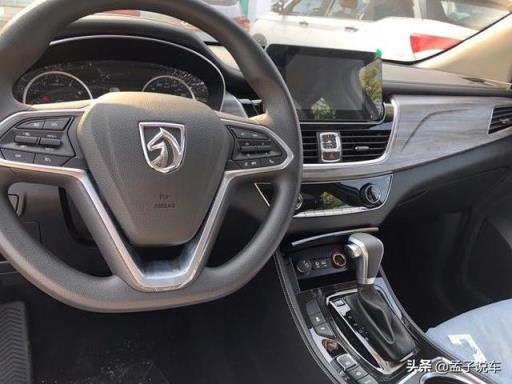 落地11万喜提宝骏730，用车2000公里，车主：空间可媲美别克GL8