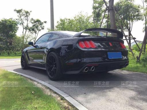 美规野马改成GT350还不够 改装STAGE3宽体后霸气十足