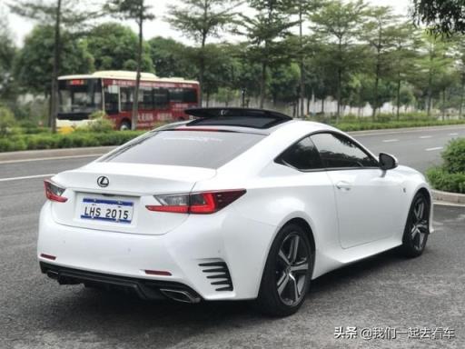 车主谈小众跑车雷克萨斯RC 车主：莫名其妙的变成雷车粉了