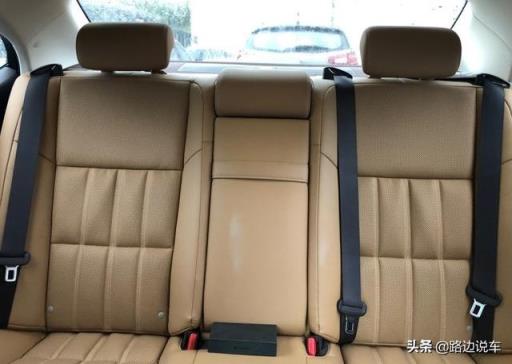 放弃宝马5系和奔驰E级，30岁小伙子的ES300h提车作业，真香