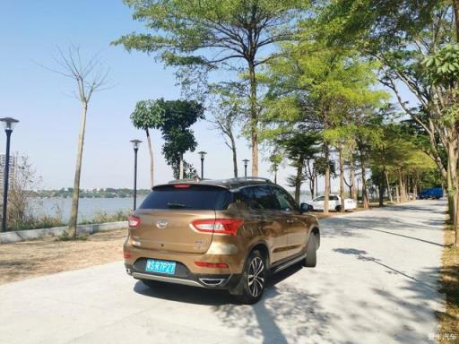 外观帅、空间实用，百公里油耗6.7L，传祺GS4四年用车分享