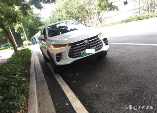 对标汉兰达真低估了它，车长就4米9，百公里加速4.4S比卡宴还快