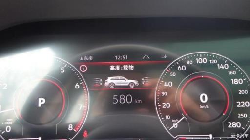 低调而不失奢华，途锐2.0T锐翼版提车，比买普拉多值？