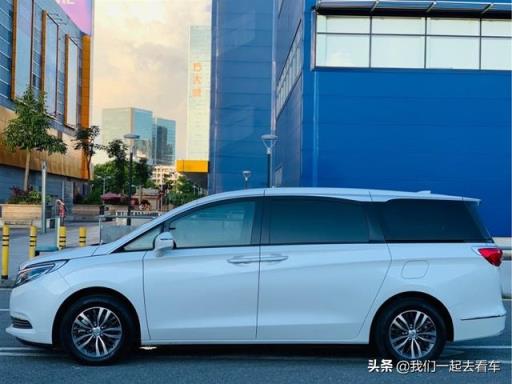 看看车主对别克GL8的评价，车主：商务接待、日常家用都很棒
