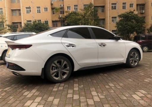 放弃思域选择菲斯塔，车主：现代最美神车，就一个字帅