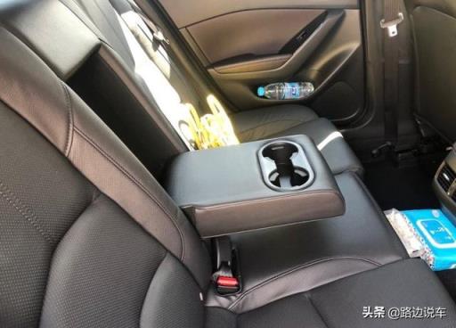 后排空间够大一家出行也够用？马自达3昂克赛拉车主用车分享