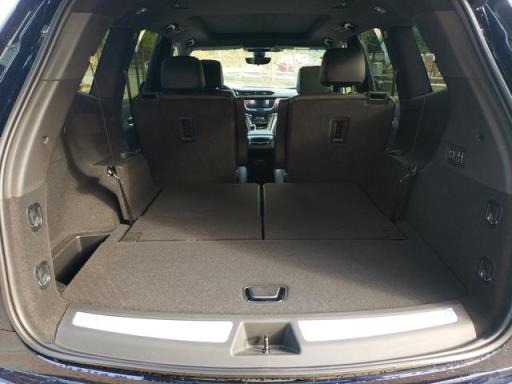 三排六座 五米SUV 2.0T发动机+9AT变速箱