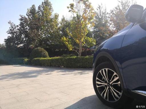 看过领界和CS75 PLUS都不满意，最终提了这台车，外观帅动力强