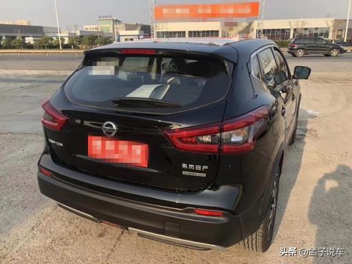 日产逍客提车作业，车主：裸车15万，2.0L油耗很满意
