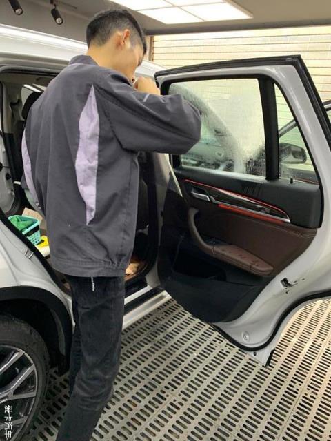 宝马小号“X5”，新款宝马X1 2.0尊享提车，外观霸气空间大