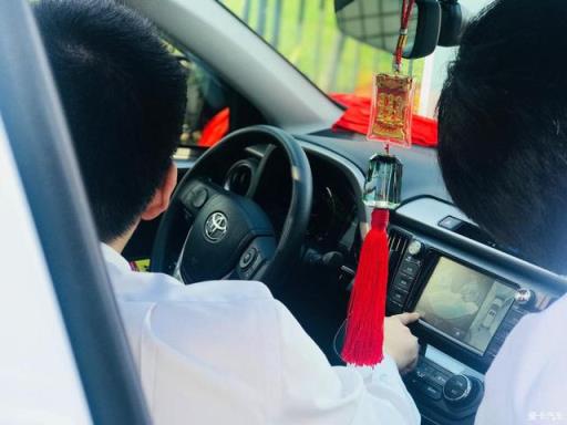 10来万，按揭提RAV4荣放，开着真不赖