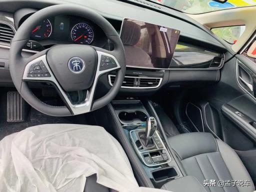 裸车9万买了比亚迪宋MAX，车主：6座空间很满意，邻居以为20万