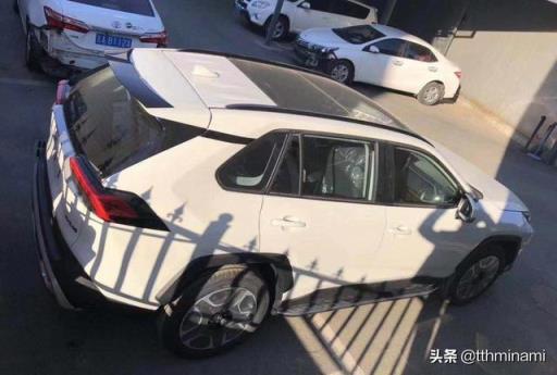 喜提新荣放加装尾翼