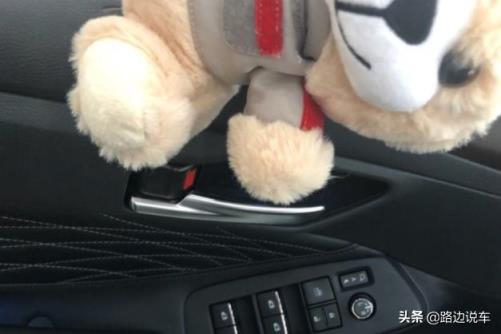 小姑娘买了一辆丰田亚洲龙，开了1000公里后，车主说出了用车感受
