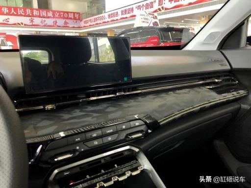 手握9万，在展厅看到RS-3第一眼，便认准了它，有颜又有料