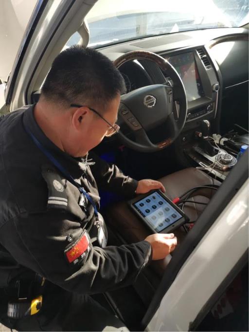 油老虎 尼桑途乐