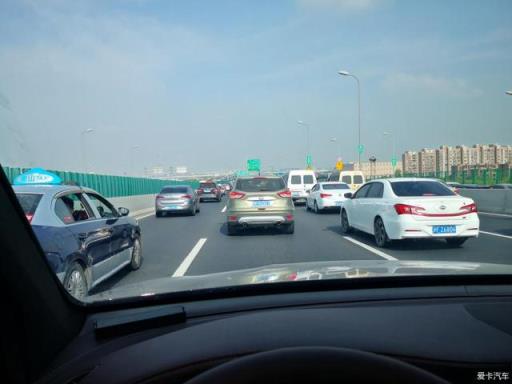 黑色奔驰GLC300提车，开了5000公里分享下用车感受