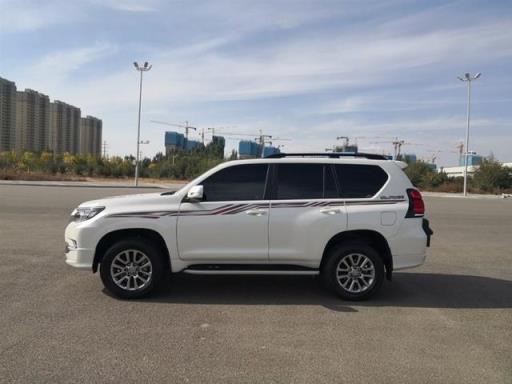 2019款 普拉多 3.5L，车主直言：白色车身非常大气