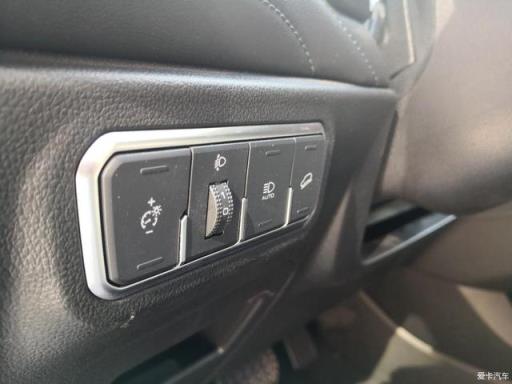 看过领界和CS75 PLUS都不满意，最终提了这台车，外观帅动力强