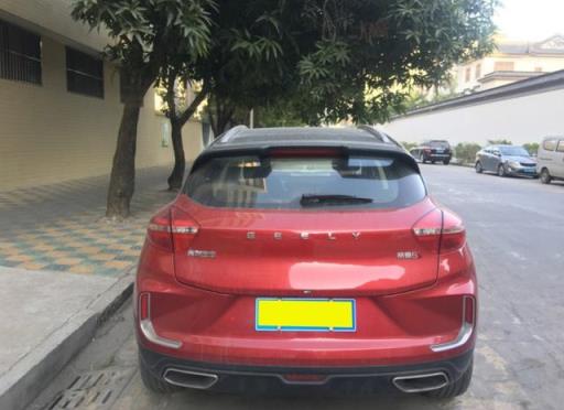 年轻小伙购车终圆梦，喜提帅气动感的帝豪GS
