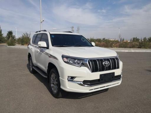 2019款 普拉多 3.5L，车主直言：白色车身非常大气