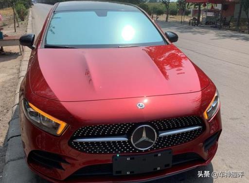 顶配奔驰A220L四驱提车，氛围很重要，省去改装烦恼
