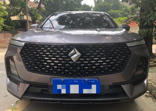 10万提了一辆智能SUV，配8挡变速箱，有3种驾驶模式，油耗也喜人