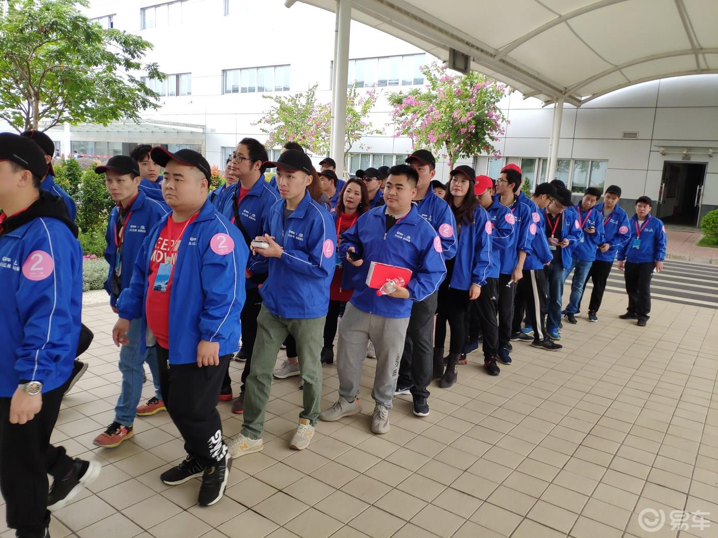 广汽传祺GS4”百万信赖 易祺回家”车友回家活动报道