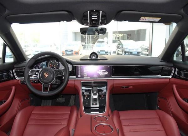 看了奔驰和奥迪A7，花120万提保时捷Panamera，车主：差距明显！