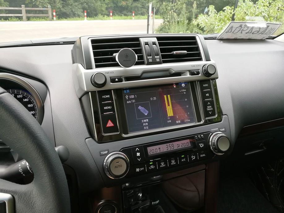 多媒体 功能还算齐全,只是不带导航和倒影,蓝牙电话 usb都还是有的.