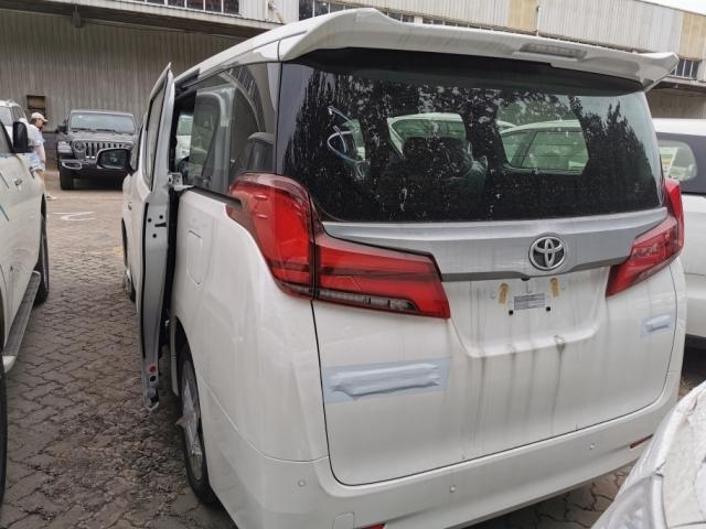 2019丰田埃尔法3.5L尊贵版