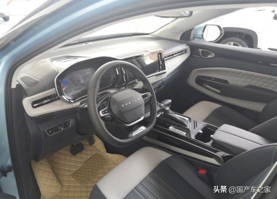 实用的跨界车，提供6个VIP座椅，8万能开走，这个春节开它很安全