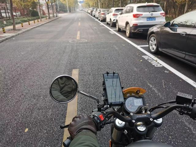 全国首台赛科龙RE3车主专访，男孩的大玩具，续写他的机车梦