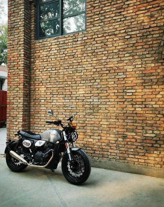 全国首台赛科龙RE3车主专访，男孩的大玩具，续写他的机车梦
