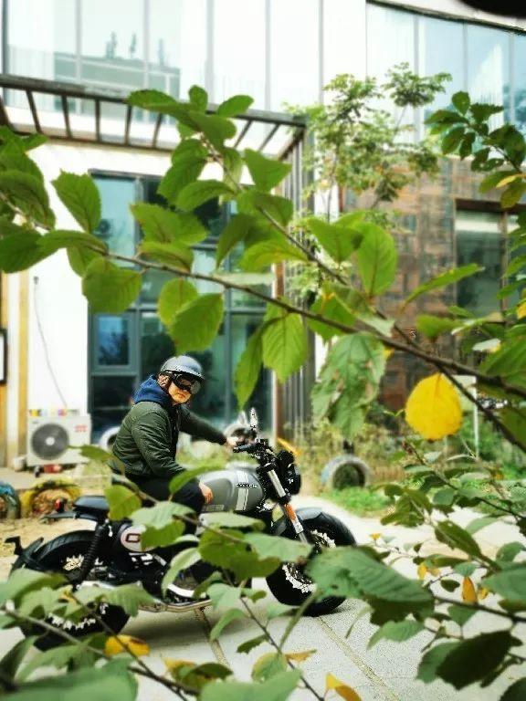 全国首台赛科龙RE3车主专访，男孩的大玩具，续写他的机车梦