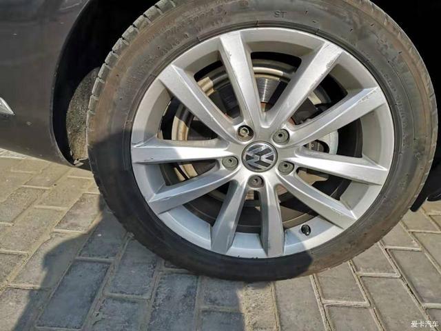 2.0T迈腾怎么样？女司机5万公里用车感受分享，优缺点都有