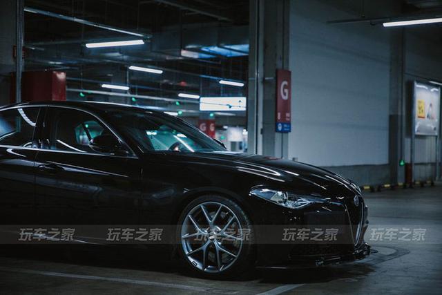 打造素改黑武士 阿尔法·罗密欧Giulia改装案例