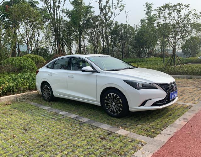 长安1.4T逸动蓝鲸版，这款车究竟好不好？车主只说了一个字：值