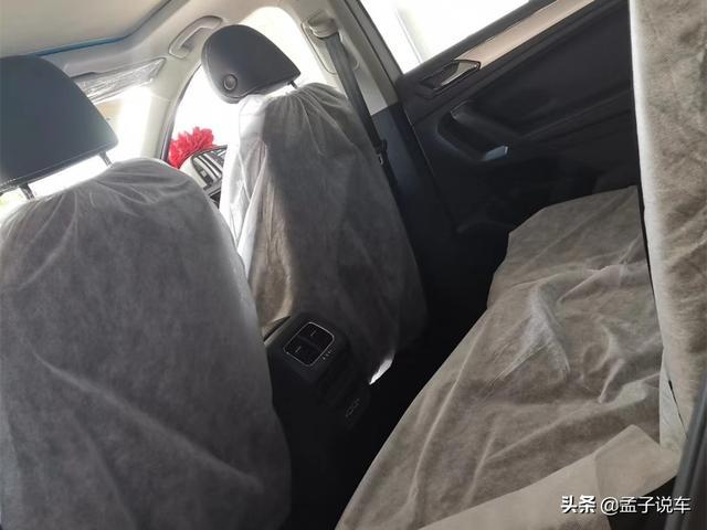 大众途观L提车作业，车主：油耗才8个，2.0T动力很满意