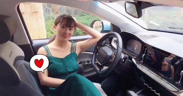 8万提了台“豪车”，造型沉稳，能跷二郎腿，车主：油耗4毛真省钱