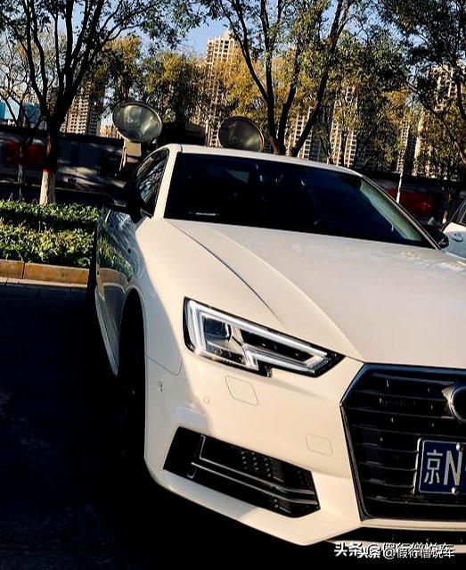 奥迪A4 45顶配2年用车感受，V6换L4的纠结，40万的A4，加速5.6秒