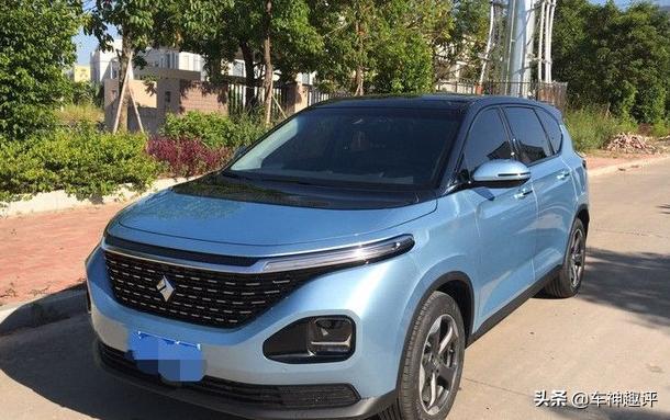 不到8万提了6座跨界车，集SUV与MPV于一身，后排座椅宛如老板座椅